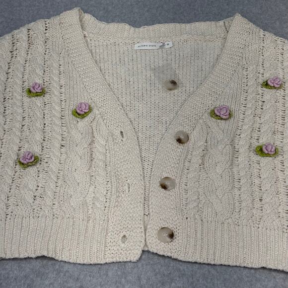 ALTAR-D STATE Women's Sweater Cream/Pink Crotched Roses Button Down Size M NEW! - Picture 4 of 8